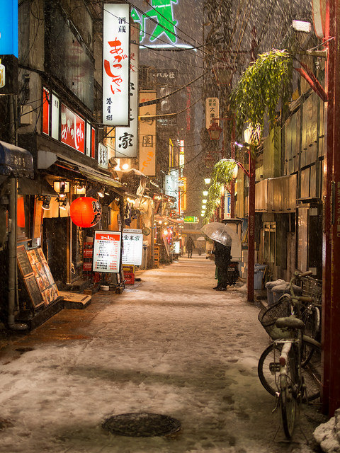 dramatically-problematic:  Shinjuku, Tokyo by kalcul on Flickr.   🍌