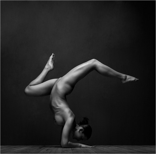 iammikeytrill:  Naked Yoga 