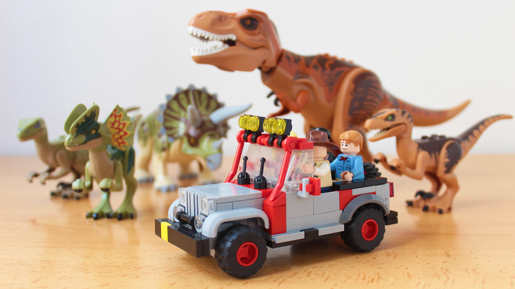 lego jurassic park jeep wrangler