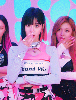 uchinagas:WINTER ♡ ‘SAVAGE’ MV