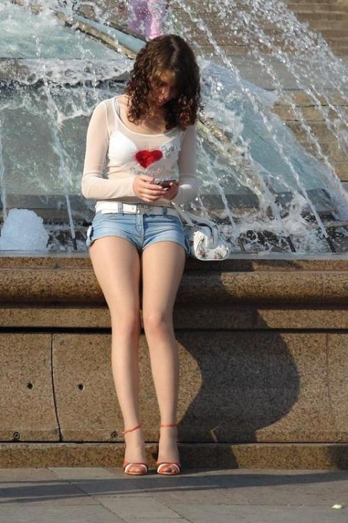 pantyhosefetishpics:Pantyhoseterest- Pantyhose Picture Sharing Site