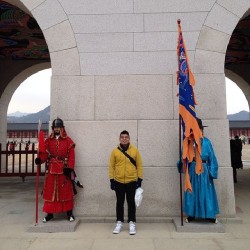 With the palace guards&hellip; #korea #seoul  (at 창덕궁 (Changdeokgung))