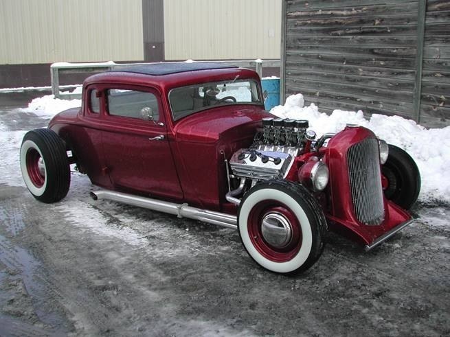 brainfreezzze:  hotrodzandpinups:  Winter wonder rods  Love seeing pictures of hotrods