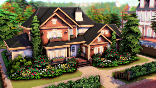 Traditional Family Home This large family home has everything your Sims could possibly need! Featuri