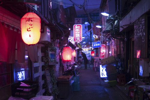 ourbedtimedreams:  ホッピー by ajpscs Via Flickr: © ajpscs