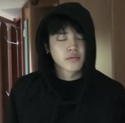 likangelic: sleepy jimin