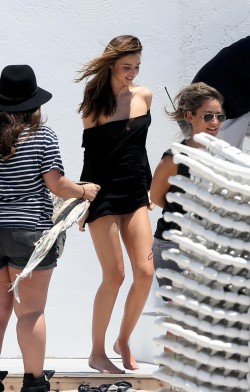 celebpaparazzi:  Oops! Miranda Kerr loses her top at a photoshoot in Miami - May 21st, 2013