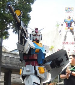 highlandvalley:  Mark IIさんのツイート: “【コスプレ】RX-78-2 ガンダム-2015 https://t.co/9uYhJ0pDXI”