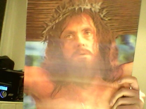 throbinhood:  my most prized possession is a holographic image of jesus that i have  where he blinks when you move him  and if you angle it right he’ll wink  oohhhh jesus you saucy devil you 