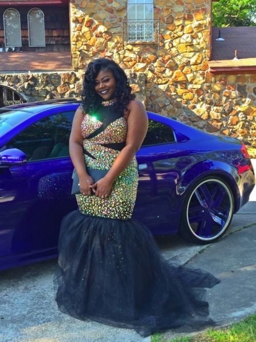 shesacoldpiece: blackfemmerealness: queeniekia: Curvaceous black girls slaying prom2k16 Vol 6. Go ah