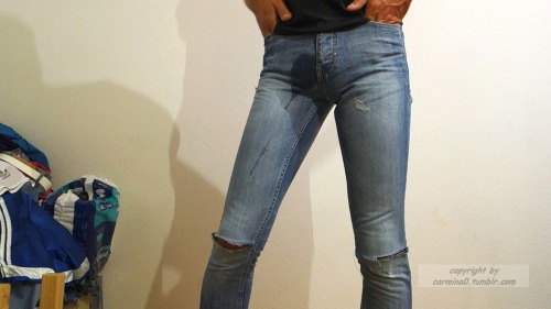 carmina0:  tight jeans wetting