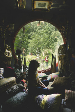 wild-nirvana:  illtellegence:  cacaboo:  i want my future room to look like this  similar stuff here  ॐ My Spiritual World☽ 