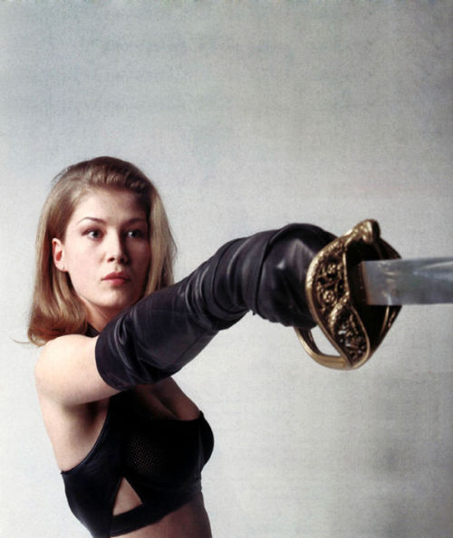 fenix-minerva:ceevee5:chapelhilluminati:andenglishmen:Rosamund PikeThe best part about Die Another D