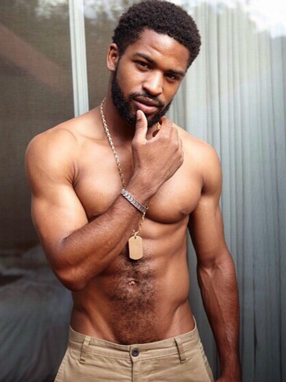 seeker310:  hot &amp; handsome….sexy hair on his abs