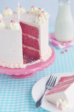 confectionerybliss:  Strawberry Layer Cake
