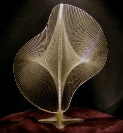 b22-design:  Naum Gabo - Linear construction in space 