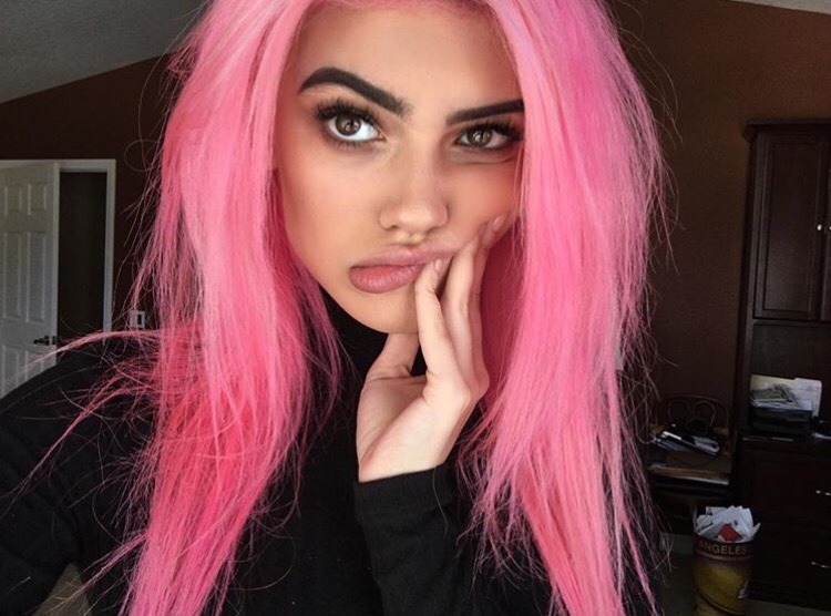 silkykink:  fatherkels and her hot pink hair