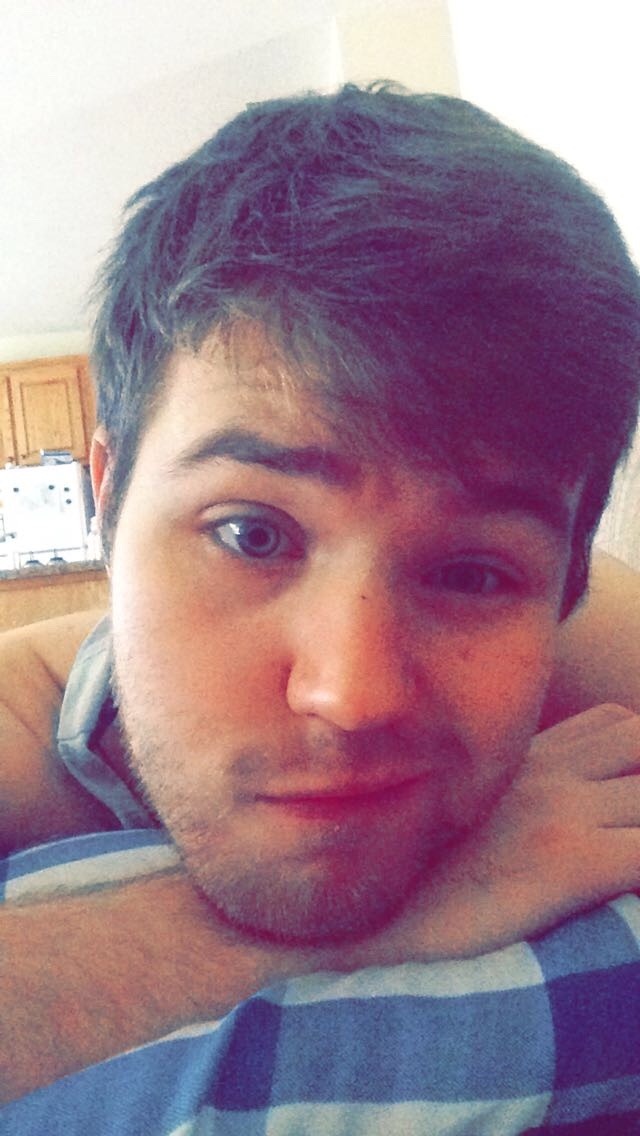 swag-beetles:  An anon asked for more selfies. Luckily I had one stashed from snapchat.
