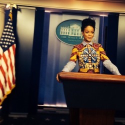 fkatwigs:  oh my GOD!! i cant believe rihannas the new president!! :O 