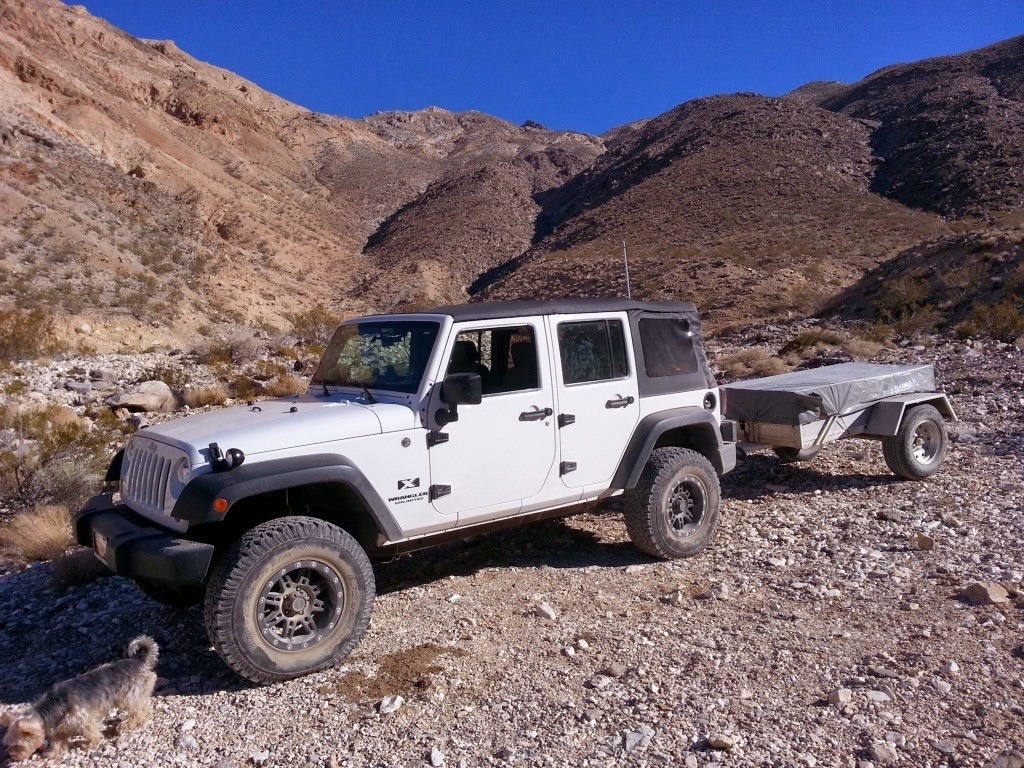 jeepsandstuff:  Jeep camping! 