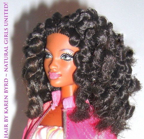 lovedivika:  Dolls I should’ve had growing up. Glad they’re here for another generation though.
