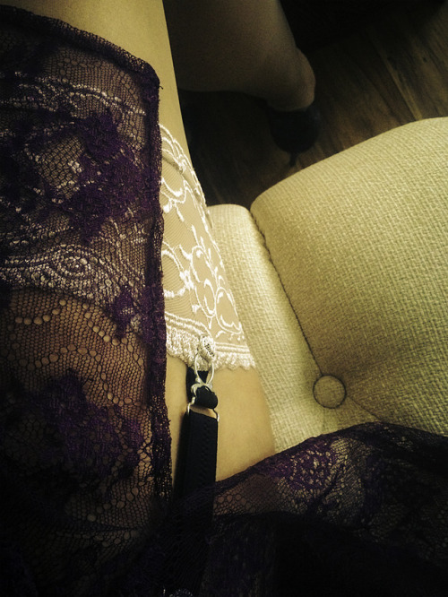 jordanashleylv:  Downward view #garters #stockings #lace #garterlover #stockinglover #gart