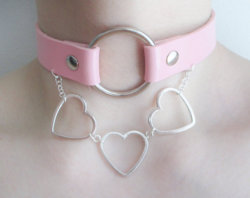 ofstarsandwine:  ♡ Heart Collar ♡   ♡ OfStarsAndWine on etsy ♡    