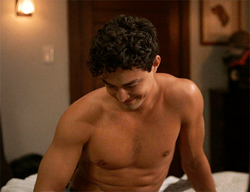 gaybuckybarnes:GAVIN LEATHERWOOD The Sex Lives of College Girls 1.08 “The Surprise Party&