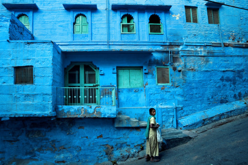 nubbsgalore:  the indian city of jodhpur, otherwise known as the blue city, located in the centre of rajasthan. photos by (click pic) marji lang, adam rose, jim zuckerman, mahesh balasubramanian and steve mccurry 