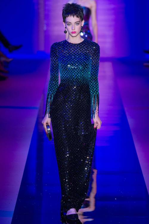 death-by-dior:  modafashioncouture:  Armani Privé A/15 Couture   X 