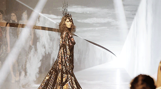 discoveryourdubai:  Fashion  