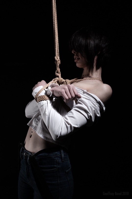 octobrachia:  With @noctuanoir Rope and pics Me Full set and other stories at http://tak-ko.com
