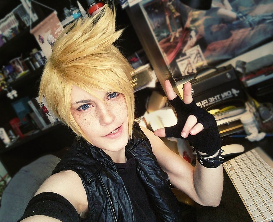 geheichous:  some Prompto costest photos