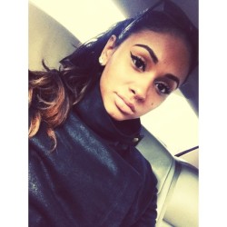 hislittlecookiejar:  It’s gorgeous outside and I have class -__- #me #selfie 