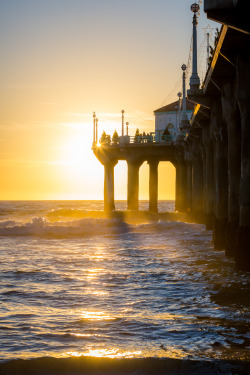 matphotography:  A pier pressure sunset. 