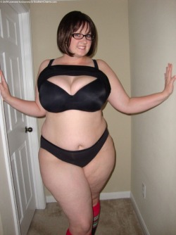 hugegirls:  Find her and other hot chubby