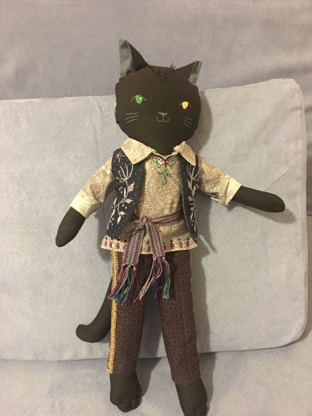 diddlysquash:diddlysquash:diddlysquash:I can’t draw very well and hated that I couldn’t draw my DnD character, a tabaxi cleric named Merry Thing, but then I remembered I’m pretty good with a needle and thread so I made herAll made by hand, hand