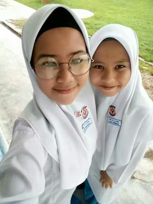 atensayang95: Ala syazwana Bohsia meru,duk jalan belimbing , smk prmpuan kapar .dia blajar layan les