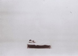 sodisnanee:Chris Burden Bed Piece