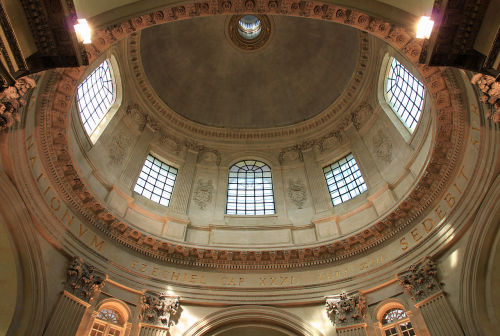 provst:La coupole du Collège des Quatre-Nations (actuel Institut de France), à Paris. Photo: cc