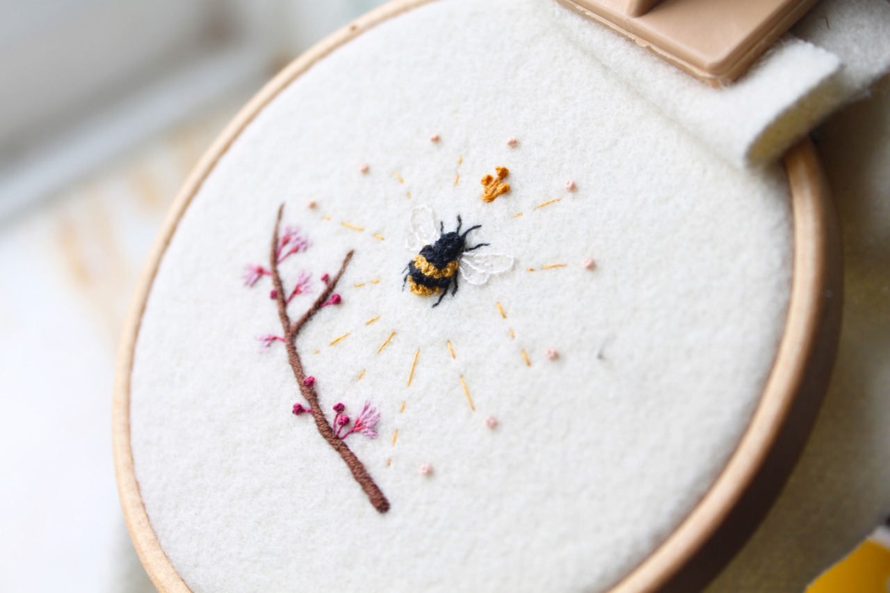 theoldneedle:  Queen bee finished &amp; ready for spring 👑🐝