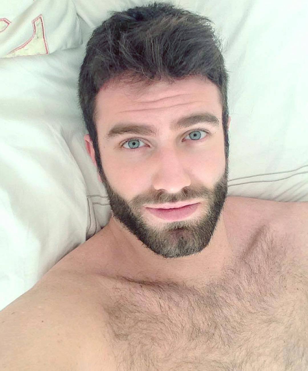 beardburnme:  “Wish you all a wonderful New Year’s Eve from Barcelona!  2015