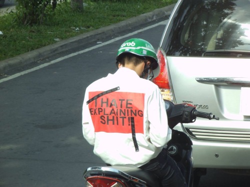 freakonaleashbykorn:aristitty:lmfao look at this pic my mum took in vietnamTaurus