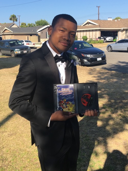 countchrisdo:  I took my one true love Super Smash Brothers Melee for the Nintendo Gamecube to prom.