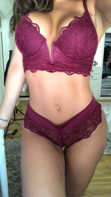 connoisseurofpussy6996:Gorgeous & Sexy Body Lena
