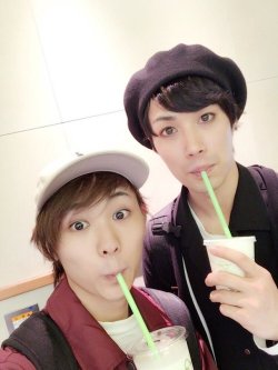 engekihaikyuu:    With their Miyagi tour complete, some of the cast stayed an extra day to enjoy themselves in Sendai.  Kenta and Kage-chan also enjoy some soybean shakes as well as other local foods!(x) 