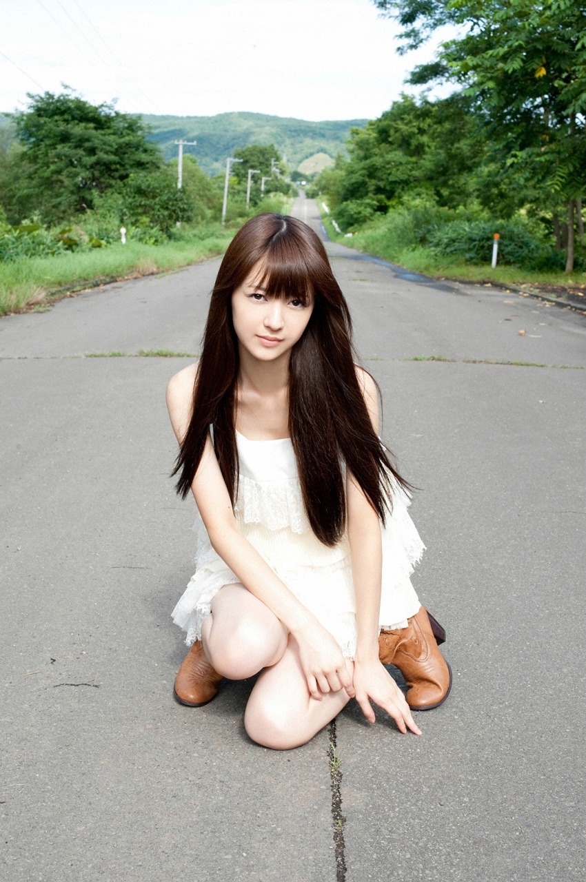 kawaist:  Aizawa Rina　逢沢りな Japanese idol, born in 1991.