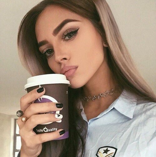http://lacerouge.tumblr.com/post/153992605250