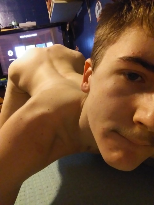 I’ll take that hungry boy hole and mouth and those big boy balls too! Another hot submission: @steven413 show-daddy.tumblr.com