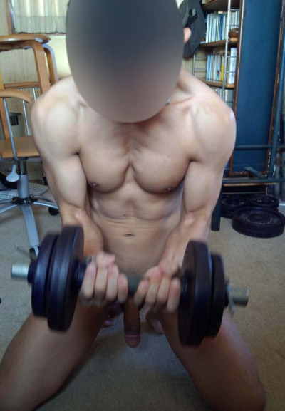 zlam333:  不愿露脸的哑铃男勇猛射精 